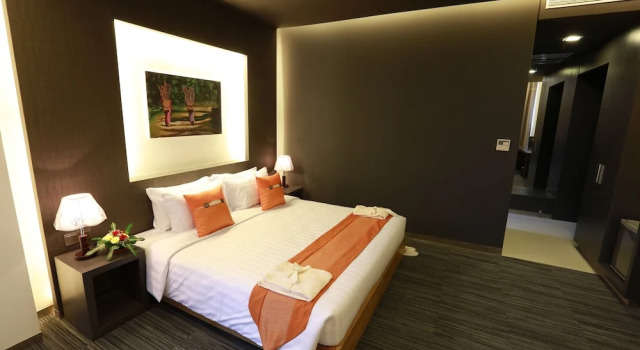 T hotel, Book Hotel Yangon downtown 