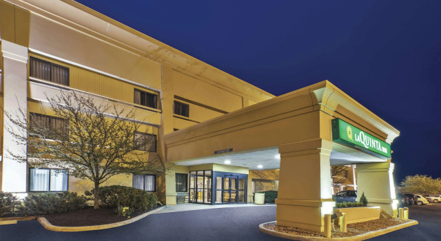 La Quinta Inn by Wyndham Toledo Perrysburg, Забронировать Отель Перрисберг штат Огайо
