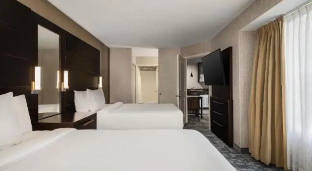 Четырёхместный люкс c 1 комнатой Residence Inn by Marriott Long Island Islip/Courthouse Complex