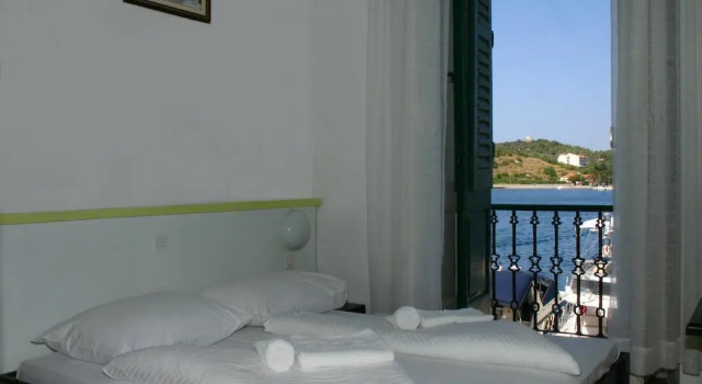 Hotel Tamaris, Prenota Hotel Vis 