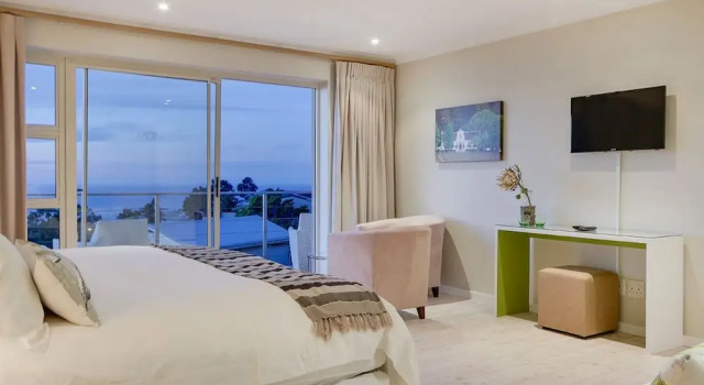 Вилла с красивым видом из окна Amber Place