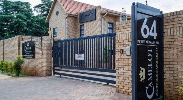Camelot Guest House & Apartments, Prenota Appartamento Potchefstroom North West