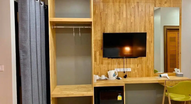 Номер Standard с балконом Add Ubon Hotel