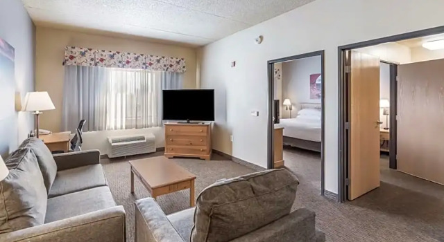 Полулюкс Red Lion Inn & Suites Goodyear Newly Renovated