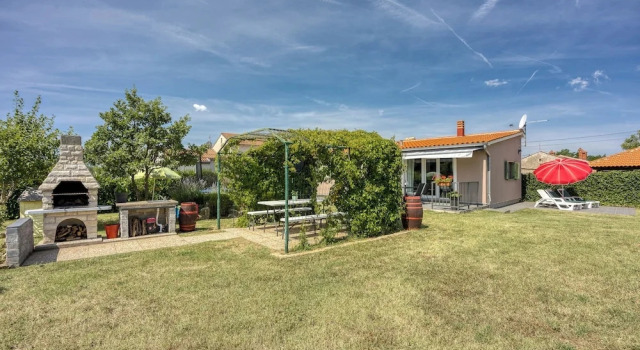 Семейный коттедж Family Friendly House Kacana - Happy Rentals