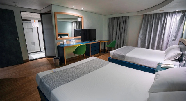 Standardní Čtyřlůžkový pokoj Hotel Embassy