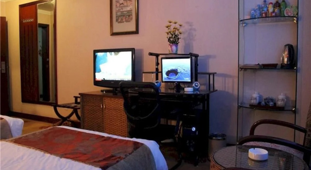 Qujing Derun Hotel