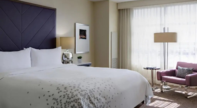 Двухместный номер Renaissance Las Vegas Hotel