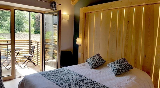 Двухместный номер Superior с балконом Logis SPA Hotel Restaurant De La Poste