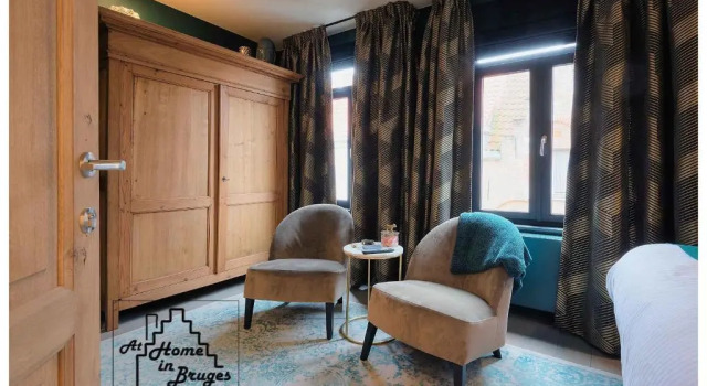 at Home in Bruges, Забронировать Отель Исторический центр Брюгге, рядом с Frietmuseum