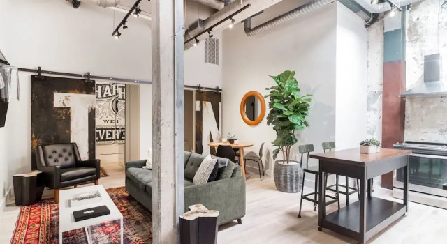 506 Lofts - Anchor Rentals, Забронировать Апартаменты/квартира Апартаменты Нэшвилл, рядом с Demonbreun Street, Апартаменты/квартира
