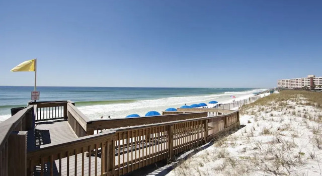 Gulf Shore Condo #210 - 2 Br condo by RedAwning, Book Lejlighed Destin Emerald Coast