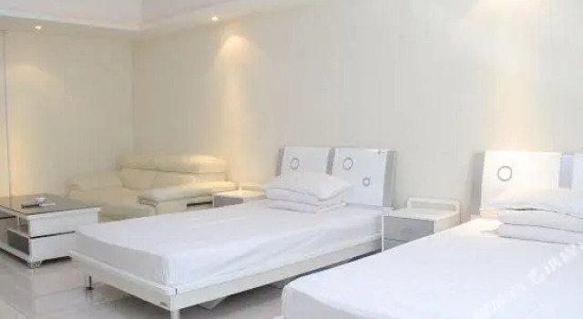 Huijia Business Motel