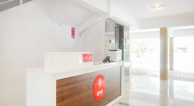 OYO 16570 I Suite