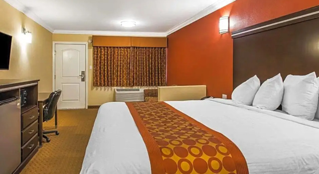 Двухместный люкс Rodeway Inn & Suites Corona