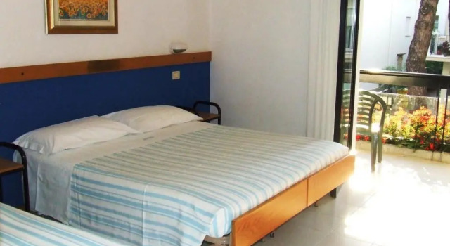 Трёхместный номер Standard с балконом Hotel Morotti