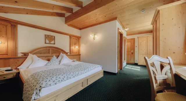 Двухместный номер Standard с видом на горы Hotel Hirschen Montafon