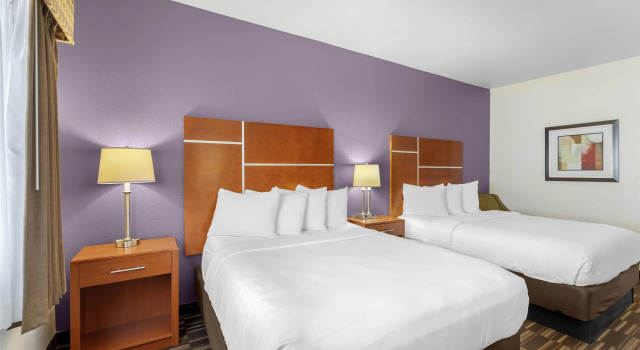 Четырёхместный номер Standard Best Western Firestone Inn & Suites