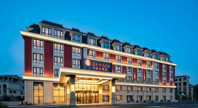 Ramada Zhenjiang City Center, Book Hotel Hotels in Jiangsu with Breakfast, Breakfasts