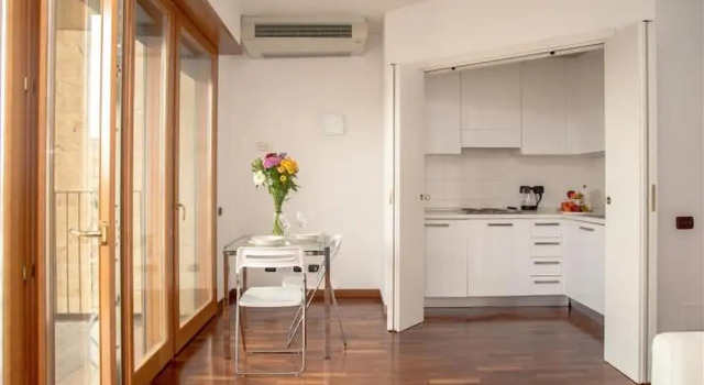 Bocconi Navigli Apartment With Terrace, Забронировать Апартаменты/квартира Отели Навильи с парковкой, Парковка