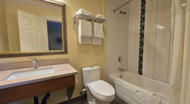 Номер Standard c 1 комнатой Sahara Courtyard Inn & Suites Osoyoos