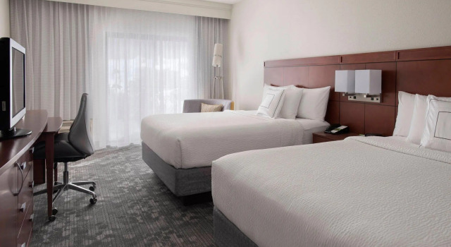 Четырёхместный номер Standard Courtyard by Marriott Boston Norwood/Canton