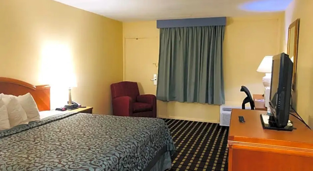 Номер Standard Days Inn by Wyndham Sharonville