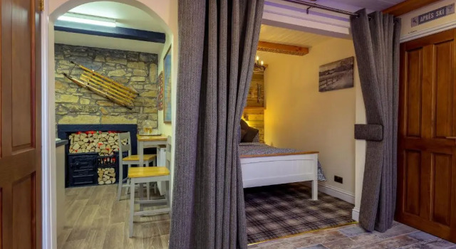 Anastasia's Secret! Cupar Swiss Alpine Style Apartment, Rezervați Apartament Cupar 