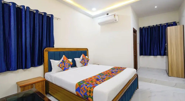 Номер Premium Fabhotel Rr Living Grand