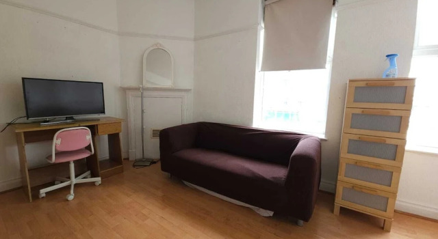 London Edgware Station Apartment