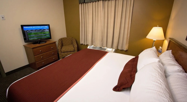 Двухместный номер Standard Service Plus Inns & Suites Drayton Valley