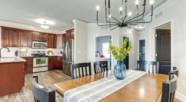 Lakefront Condo w/ Pool Access in Osage Beach!, Забронировать Отель Отели Осейдж-Бич 3 звезды, 3*
