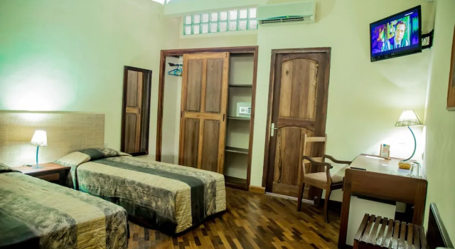 Двухместный номер Standard с балконом Hôtel Restaurant Coco Lodge Majunga