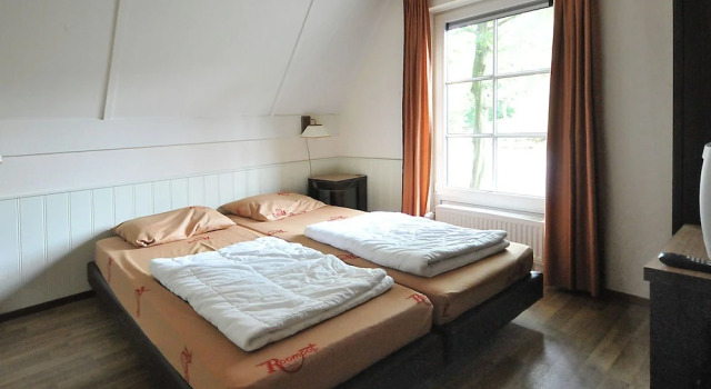 Cosy Holiday Home With Dishwasher, Close to a Golf Course, Buchen Sie Hotel Hotels in Nordbrabant mit Pool, Schwimmbad