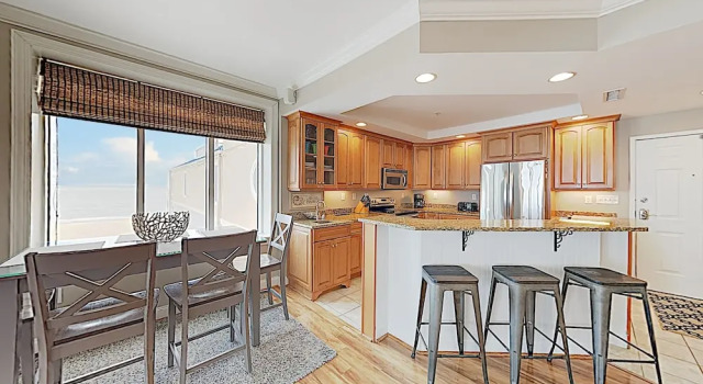 Beachfront Stunner On Boardwalk W/ Balcony & Pool 3 Bedroom Condo, Rezerwuj Apartament Boardwalk 