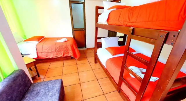 Четырёхместный номер Standard с красивым видом из окна Hostal La Siesta