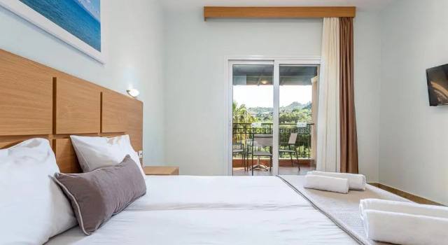 Aloni Hotel Pefkochori, Prenota Hotel Pefkohori Kassandra