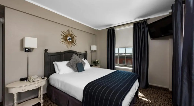 Двухместный люкс The LaSalle Hotel, Bryan College Station, a Tribute Portfolio Hotel