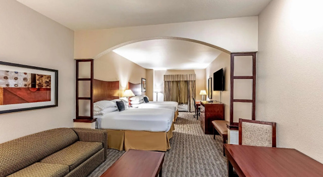Четырёхместный люкс Red Lion Inn & Suites Mineral Wells