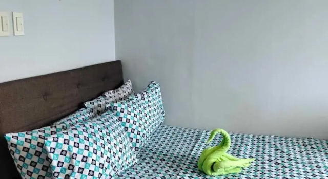 Cozy Studio Unit in Quezon City With Private Pool and City Views, Забронировать Апартаменты/квартира Кесон-Сити 