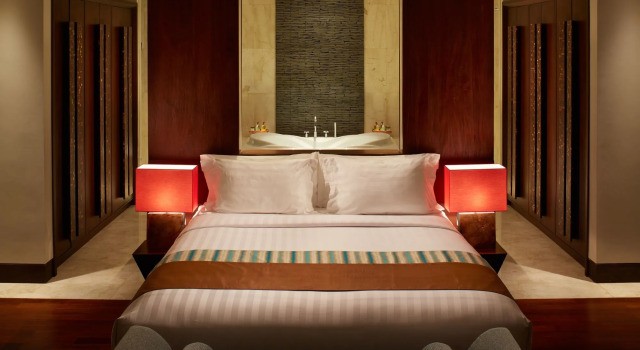 Sun Island Suites