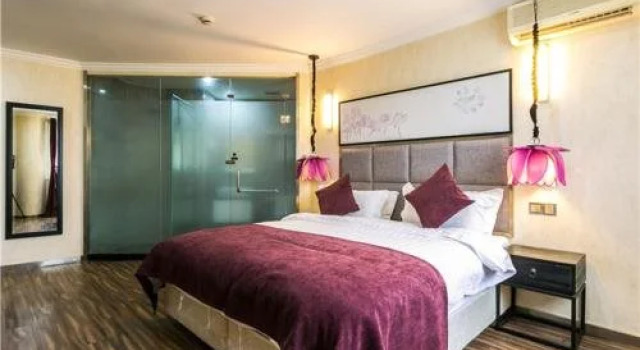Blooming Hotel
