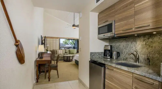 Двухместный номер Standard с балконом Napili Kai Beach Resort