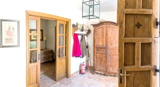 Villa With 4 Bedrooms in Málaga, With Wonderful Mountain View, Private Pool, Furnished Terrace, Забронировать Вилла Отели Гаусин с парковкой, Парковка