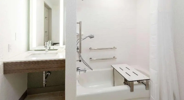 Четырёхместный люкс Hilton Garden Inn Minneapolis/Bloomington