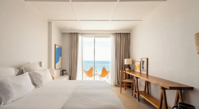 Номер Deluxe с балконом Les Roches Rouges, a Beaumier hotel