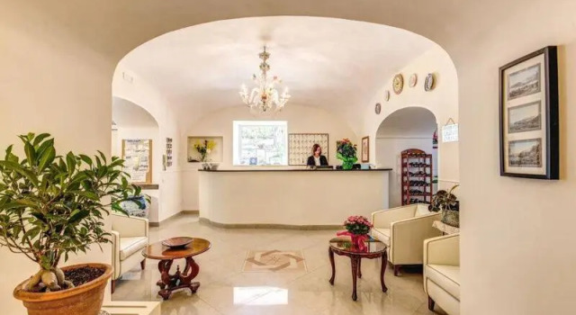 Hotel La Badia, Забронировать Отель Отели Сорренто 3 звезды, рядом с Sorrento Lingue, 3*