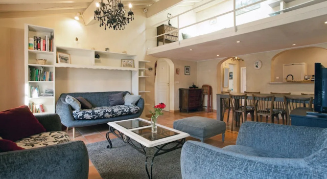 Liberté Large Flat, Varaa Hotelli Arles Camargue