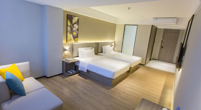7 Days Inn (Guangzhou Jingxi Nanfang Hospital Tonghe Metro Station)