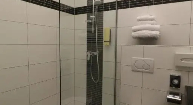 Люкс Classic с балконом Threeland Hotel